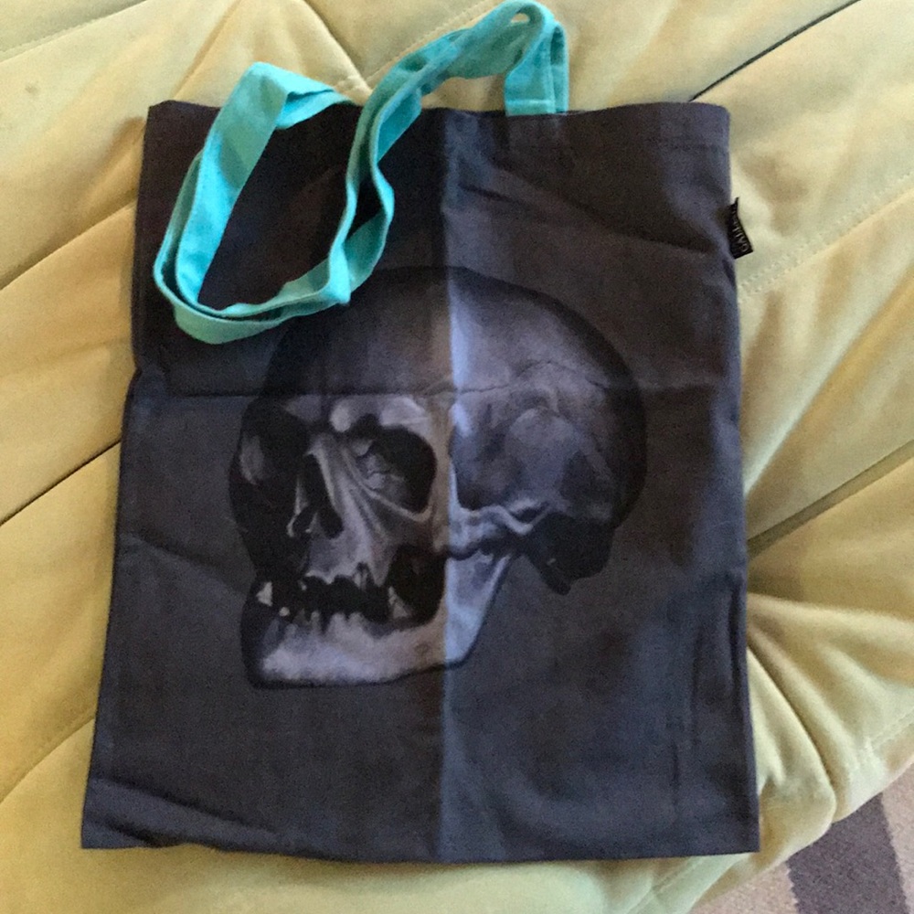 🛍 3/$10 Skull canvas tote bag— National Gallery